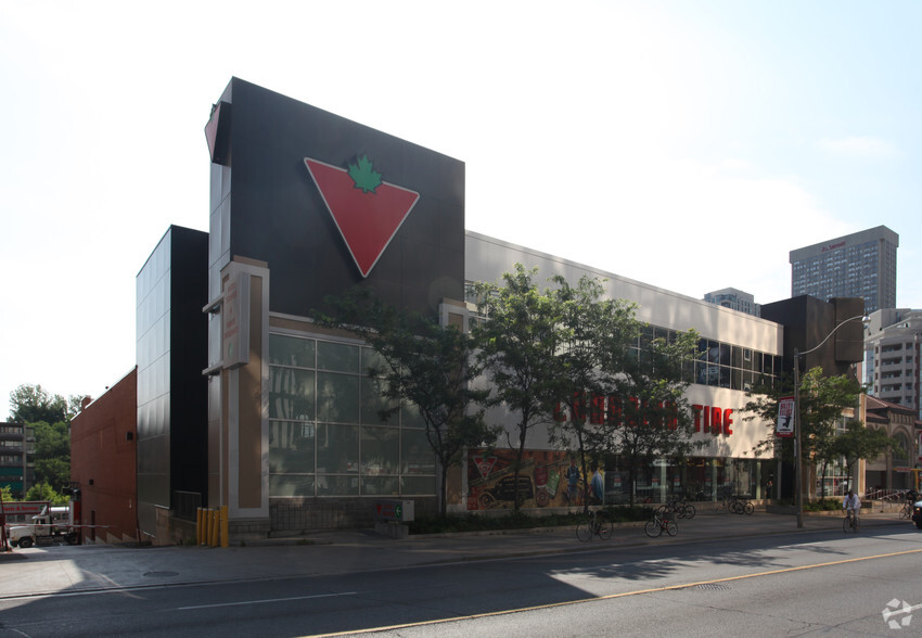 893 Yonge St, Toronto, ON for lease - Building Photo - Image 2 of 2