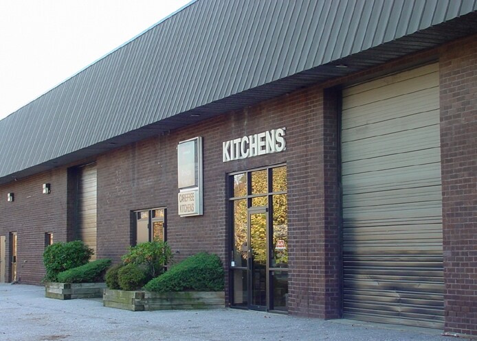 717 Hammonds Ferry Rd, Linthicum Heights, MD à louer - Photo du bâtiment - Image 2 de 11