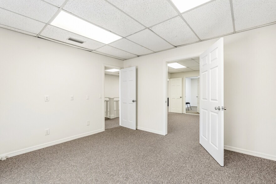 1507 20th St, Vero Beach, FL à louer - Photo du bâtiment - Image 3 de 69