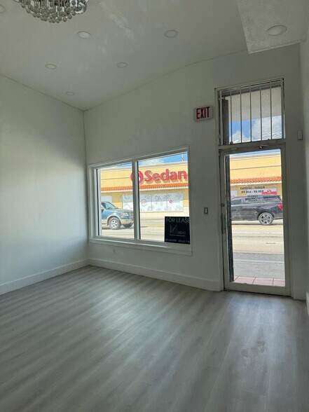6708-6716 W Flagler St, Miami, FL à louer - Photo du bâtiment - Image 3 de 11