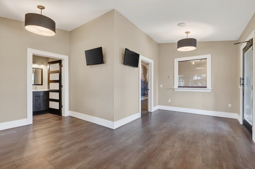 104 W Ruby Ave, Gunnison, CO à vendre - Photo du bâtiment - Image 3 de 45