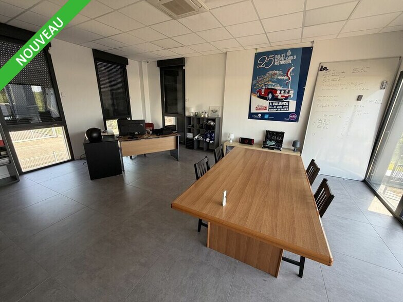 Office in Valence for sale - Building Photo - Image 3 of 17