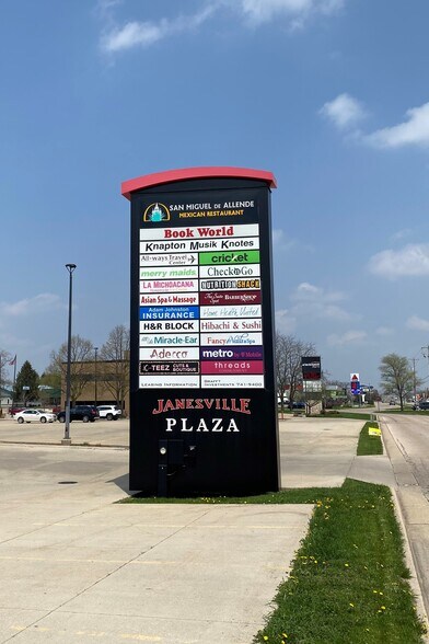 2431-2567 Milton Ave, Janesville, WI à louer - Photo de l’enseigne - Image 3 de 4