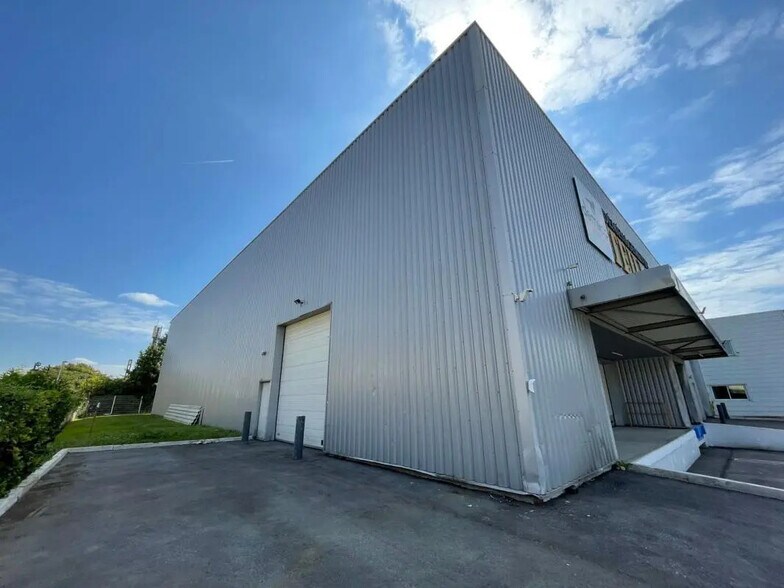 Office in Vitry-sur-Seine for lease - Building Photo - Image 2 of 6