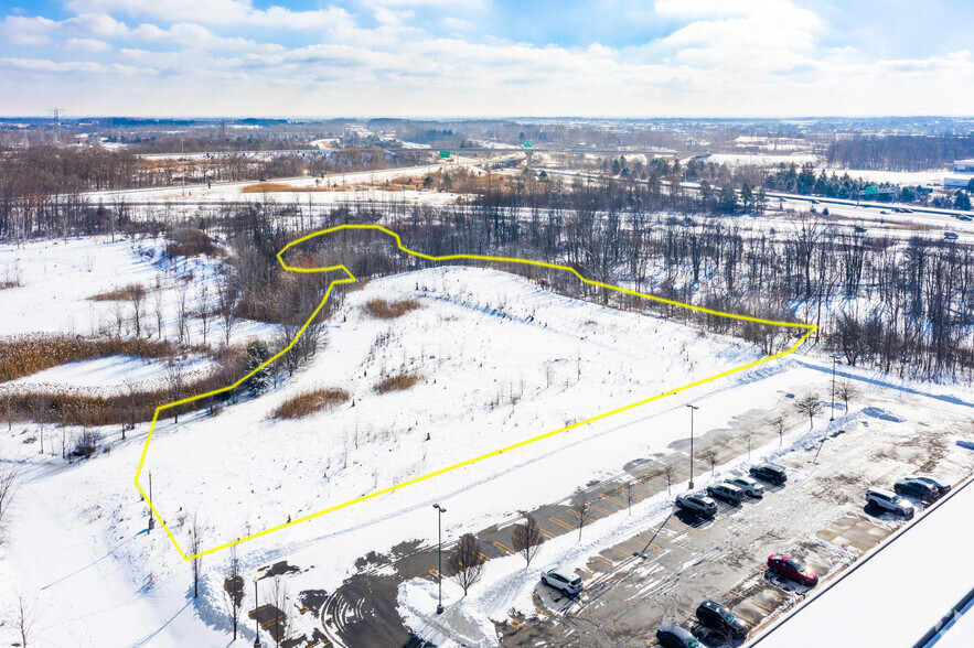 Unit 3- Meadowbrook & 12 Mile Road, Novi, MI à vendre - Photo du b timent - Image 2 de 16