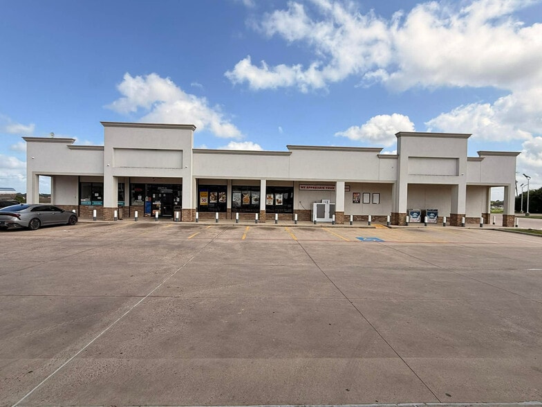 9499 US-90, Dayton, TX à vendre - Photo du bâtiment - Image 2 de 3