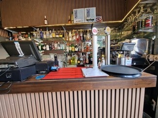 Plus de détails pour Commerce de détail à louer