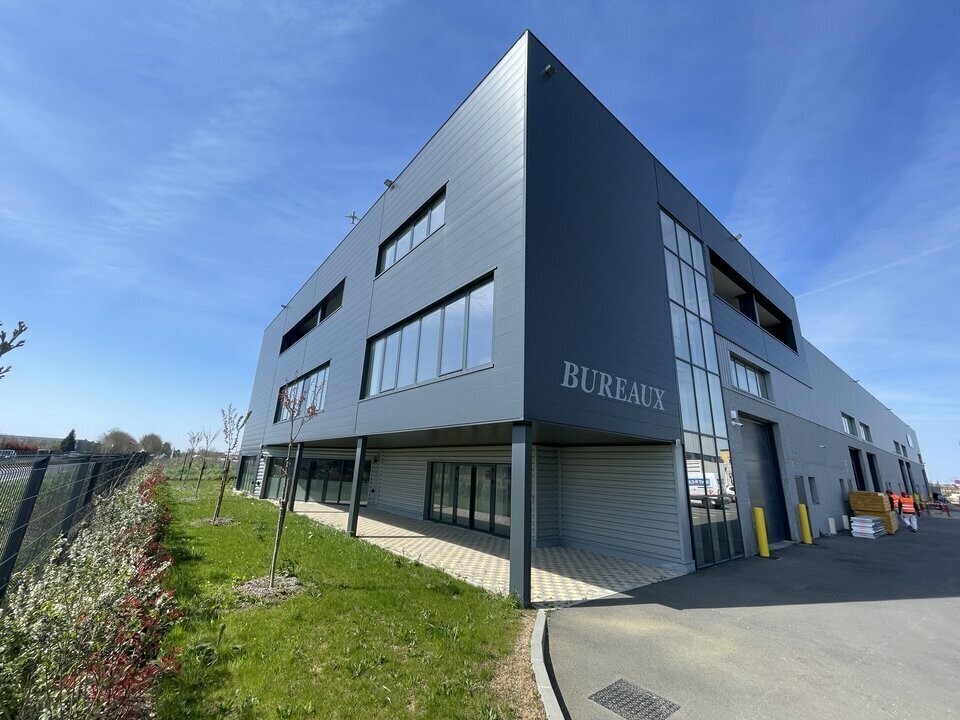 Office in Le Mesnil-Amelot for lease Building Photo- Image 1 of 14