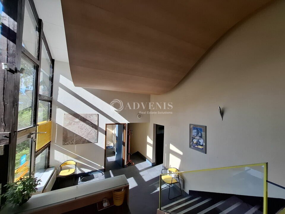 Office in Saint-Nicolas-de-Port for lease Building Photo- Image 1 of 8