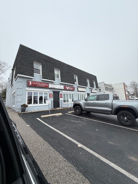 13 St. Albans Cir, Newtown Square, PA for lease Interior Photo- Image 1 of 14