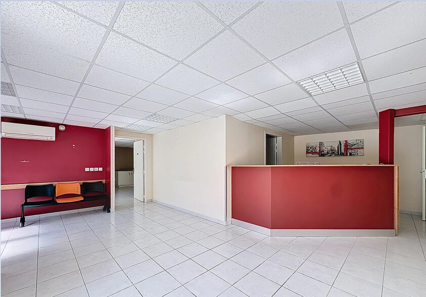 Multifamily in Mions for sale - Interior Photo - Image 1 of 9