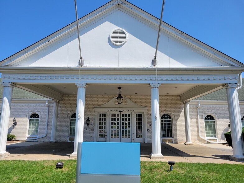 7340 W College Dr, Palos Heights, IL à louer - Photo du bâtiment - Image 2 de 3