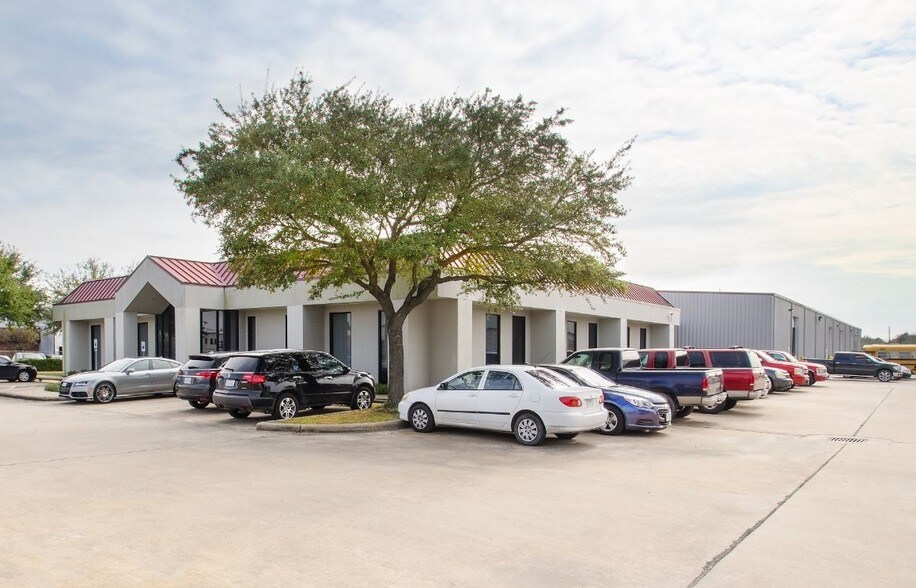 11435 Brittmoore Park Dr, Houston, TX à louer - Photo du bâtiment - Image 3 de 10