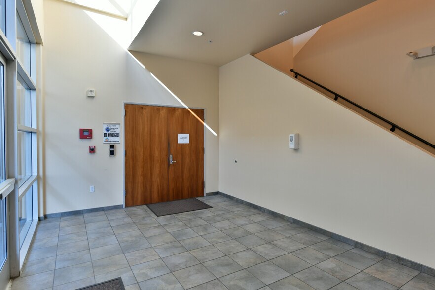 19210 S Vermont Ave, Gardena, CA à vendre - Photo intérieure - Image 3 de 12