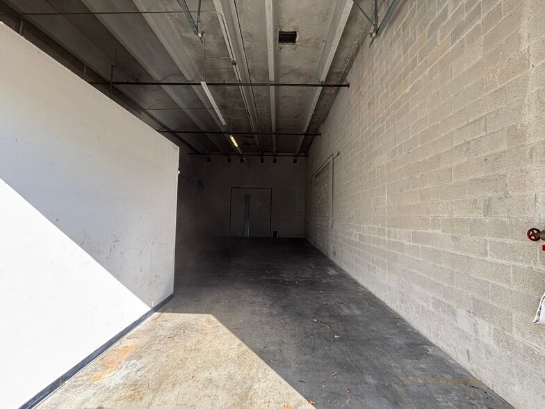 19101 SW 108 Ave, Miami, FL à louer - Photo du bâtiment - Image 3 de 33