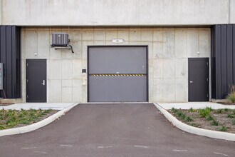 2882 Lewis Centre Way, Urbancrest, OH for lease Interior Photo- Image 1 of 6