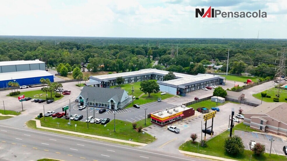 6911 Pensacola Blvd, Pensacola, FL à vendre - Vidéo sur l’inscription commerciale - Image 2 de 15