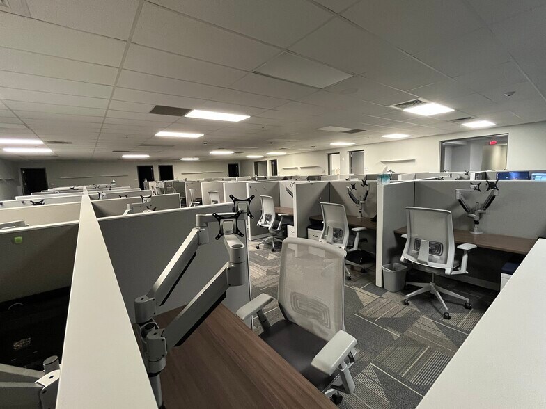 7400 Plaza Mayor Blvd, Oklahoma City, OK à louer - Photo intérieure - Image 3 de 18