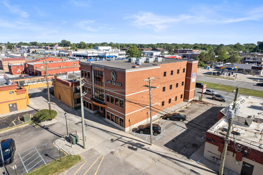 23756 Michigan Ave, Dearborn, MI for lease - Building Photo - Image 3 of 14