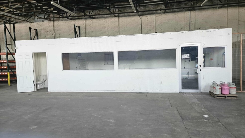 1820 Worcester St, Baltimore, MD for lease - Building Photo - Image 3 of 9