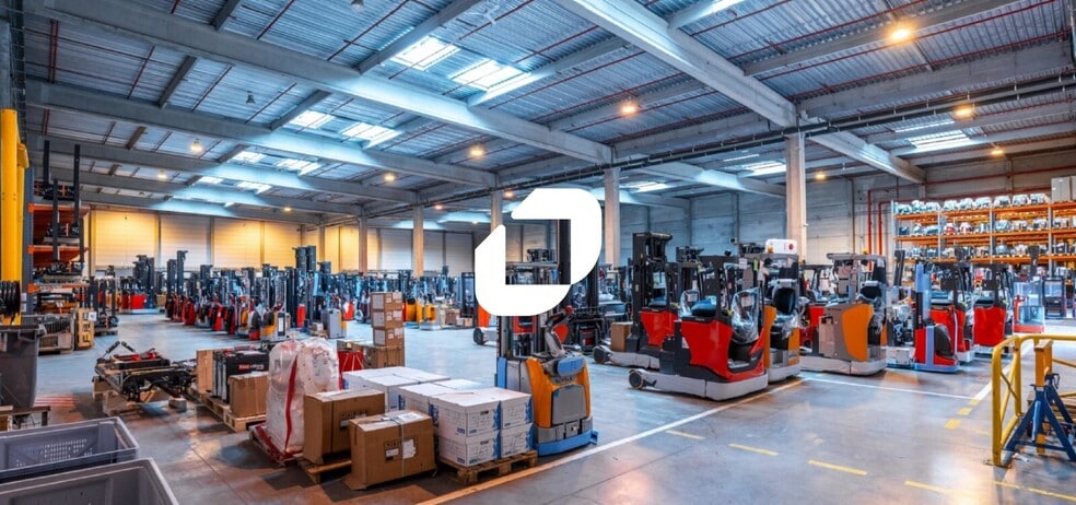 Industrial in Marly-la-Ville for lease - Interior Photo - Image 2 of 8