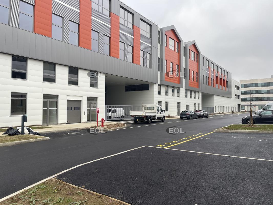 Flex dans Nanterre à louer Photo du bâtiment- Image 1 de 17