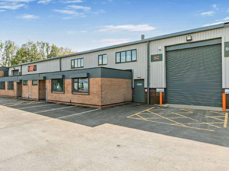 Transpennine Trading Estate, Gorrells Way, Rochdale for lease - Building Photo - Image 3 of 19
