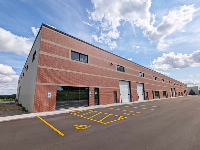 3300-3310 Mound Rd, Joliet, IL for lease - Building Photo - Image 3 of 17
