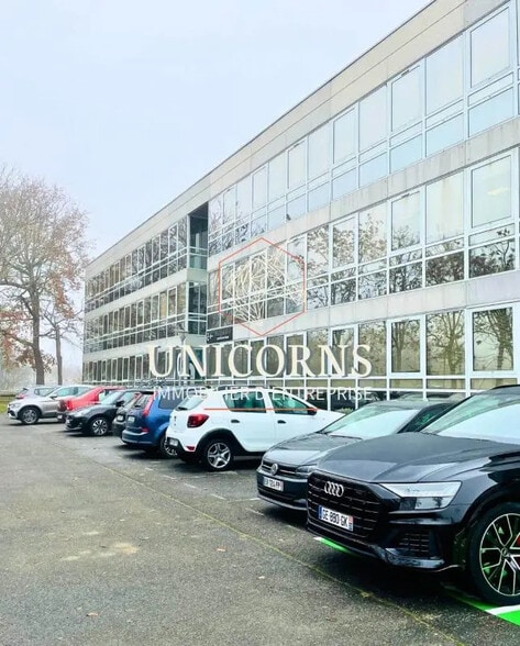 Office in Labège for lease - Building Photo - Image 3 of 10