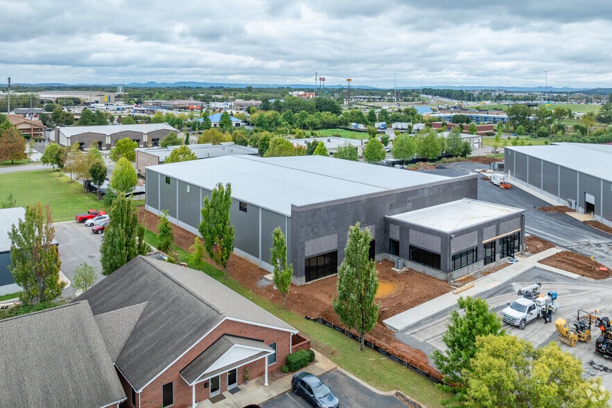 1919 Southpointe Way, Murfreesboro, TN for sale - Primary Photo - Image 1 of 3