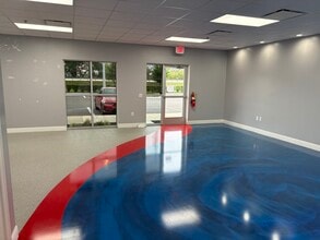 7906 Kingspointe Pky, Orlando, FL for lease Interior Photo- Image 1 of 3