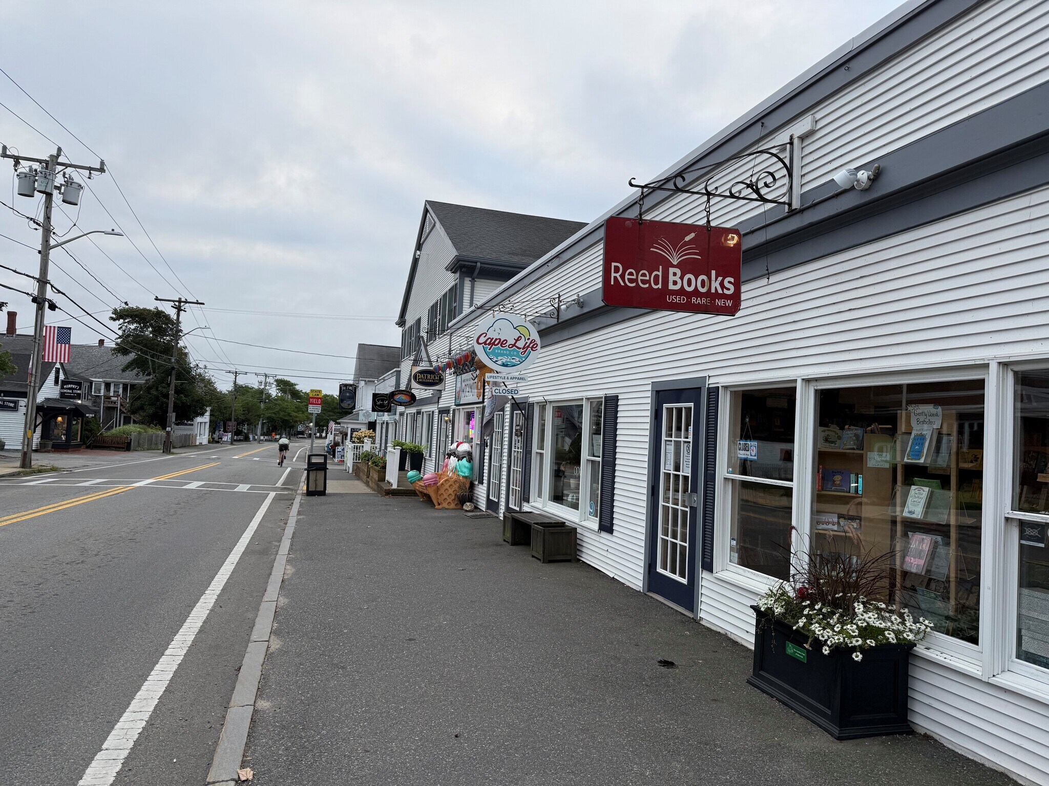 537 Main St, Harwich Port, MA for lease Interior Photo- Image 1 of 6