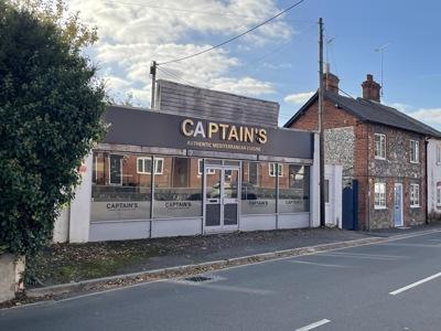 13-15 Earls Court Rd, Amesbury à vendre - Photo du bâtiment - Image 2 de 4