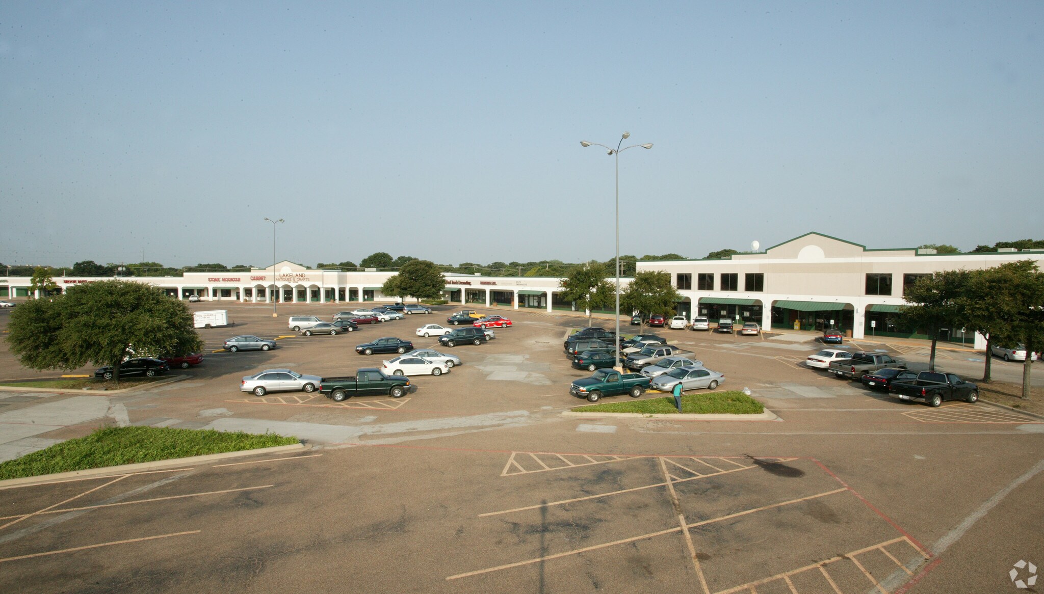 1165 S Stemmons Fwy, Lewisville, TX à louer Photo du bâtiment- Image 1 de 22