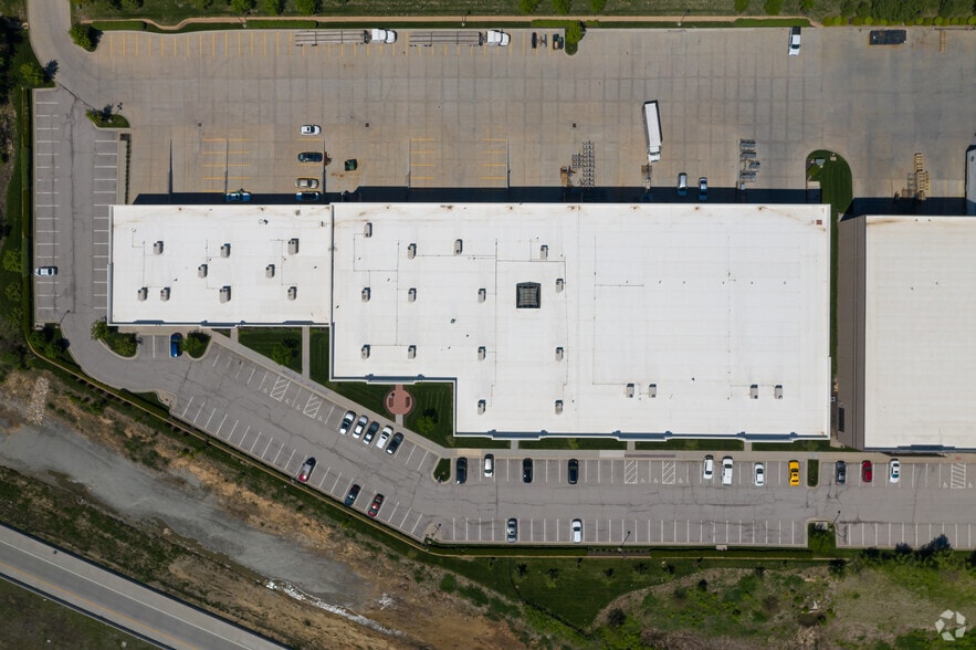 15403-15449 W 100th Ter, Lenexa, KS for lease - Aerial - Image 2 of 7