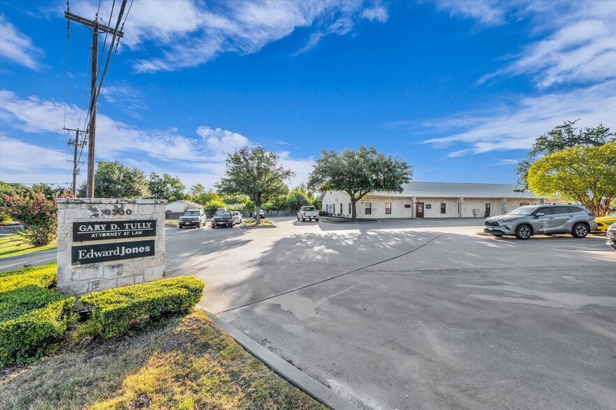 8300 Old Mcgregor Rd, Woodway, TX for sale - Building Photo - Image 2 of 6