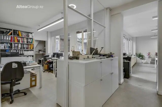Office in Paris for sale - Interior Photo - Image 2 of 7