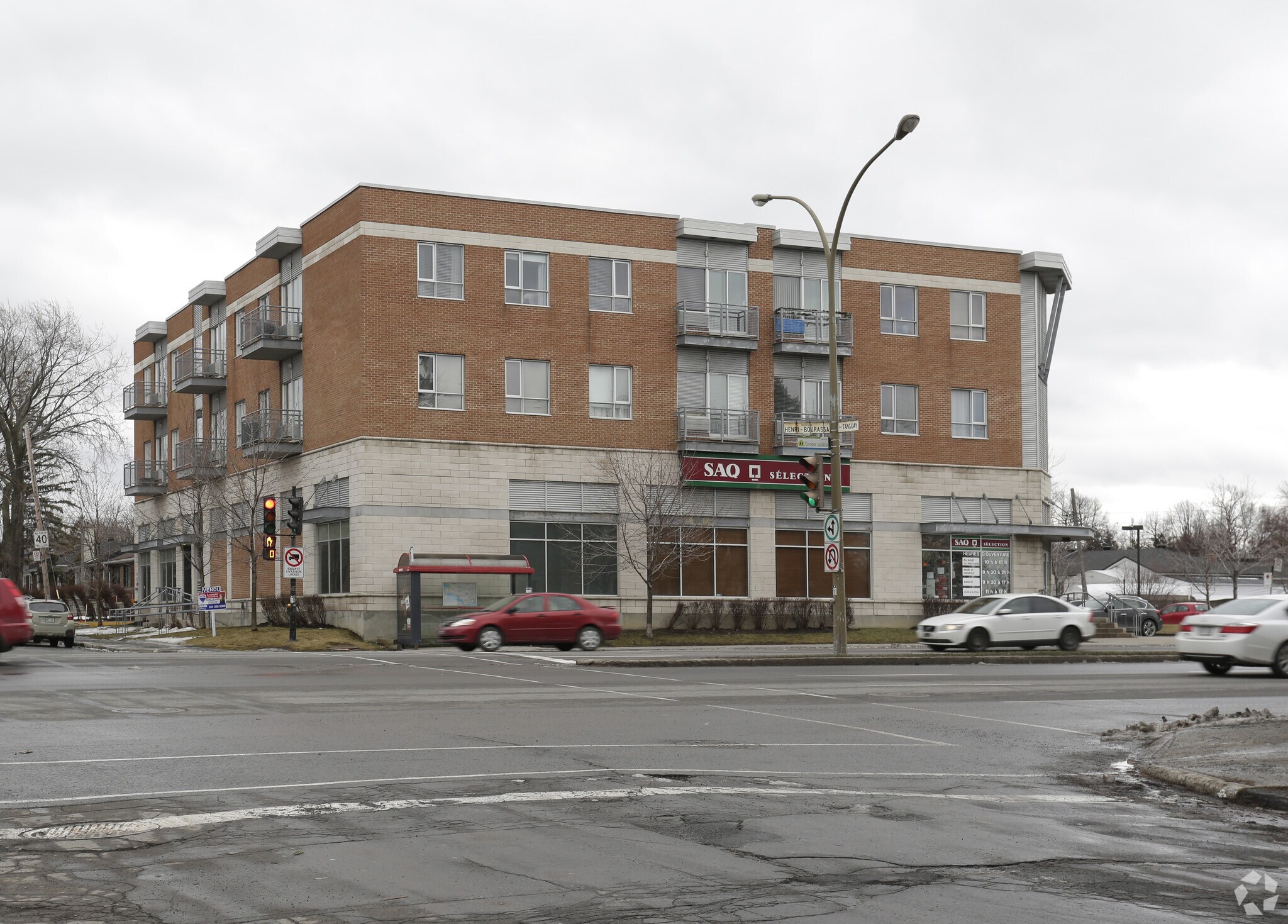 400-410 Boul Henri-Bourassa E, Montréal, QC for sale Primary Photo- Image 1 of 1