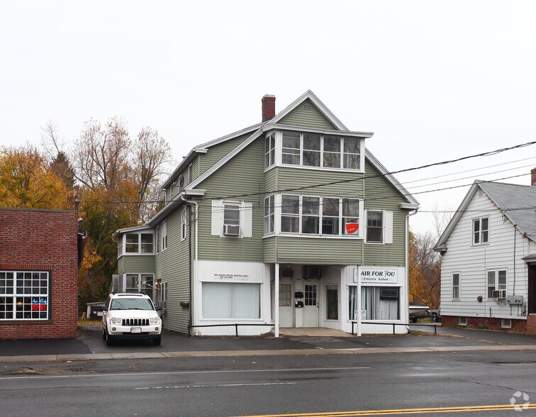740 Enfield St, Enfield, CT à vendre - Photo du bâtiment - Image 2 de 2