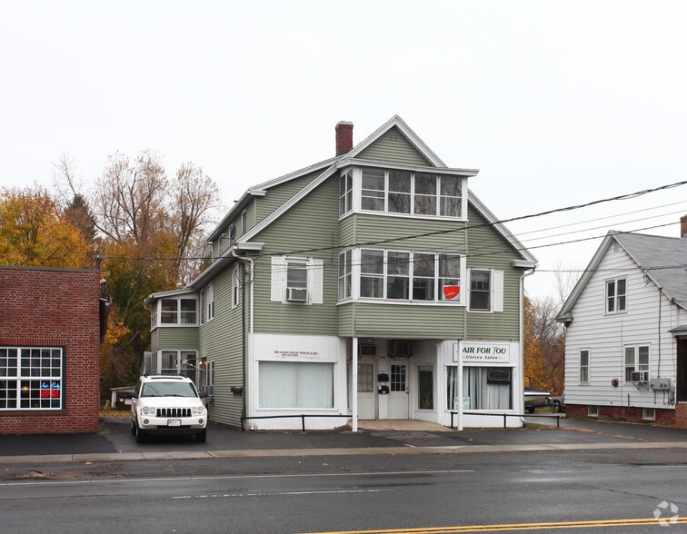 740 Enfield St, Enfield, CT à vendre - Photo du bâtiment - Image 2 de 2