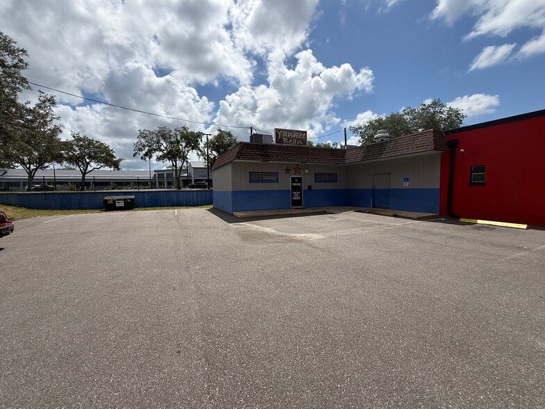 903 Pinellas Ave S, Tarpon Springs, FL à vendre - Photo du bâtiment - Image 2 de 3