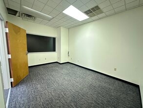 105 N Main St, Culpeper, VA for lease Interior Photo- Image 2 of 5
