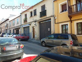 Plus de détails pour Multi-résidentiel à vendre