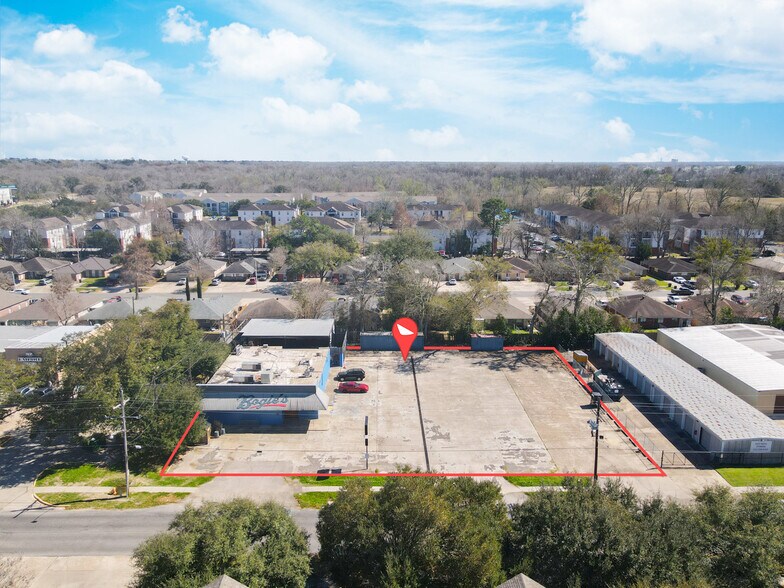 705 E Boyd Dr, Baton Rouge, LA à vendre - Photo du bâtiment - Image 2 de 25