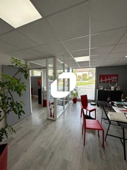 Office in Maule for lease - Interior Photo - Image 1 of 2