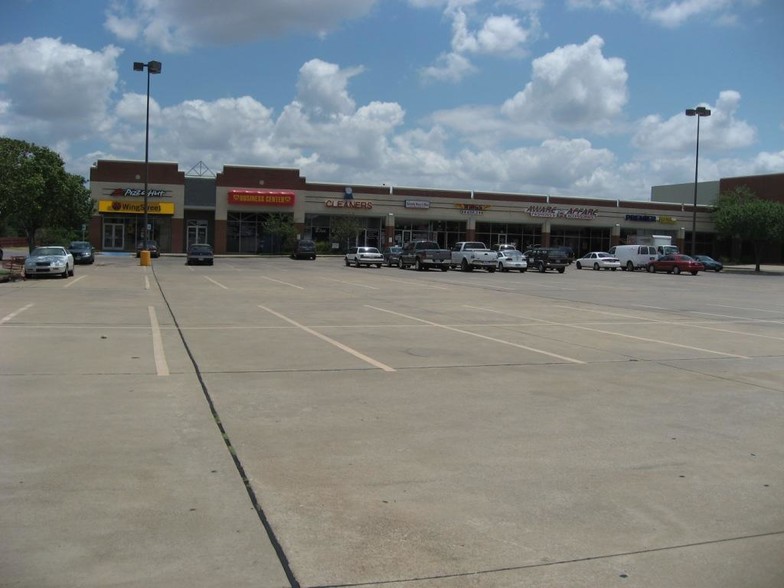 1450 W Pleasant Run Rd, Lancaster, TX for lease - Building Photo - Image 1 of 1