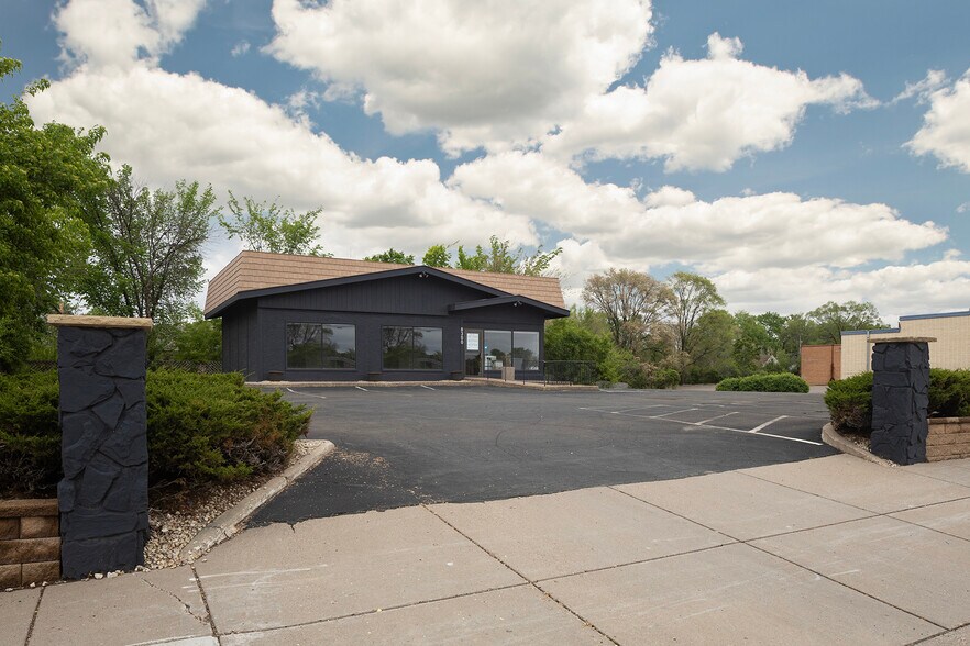 8300 Minnetonka Blvd, Saint Louis Park, MN à louer - Photo du bâtiment - Image 1 de 7