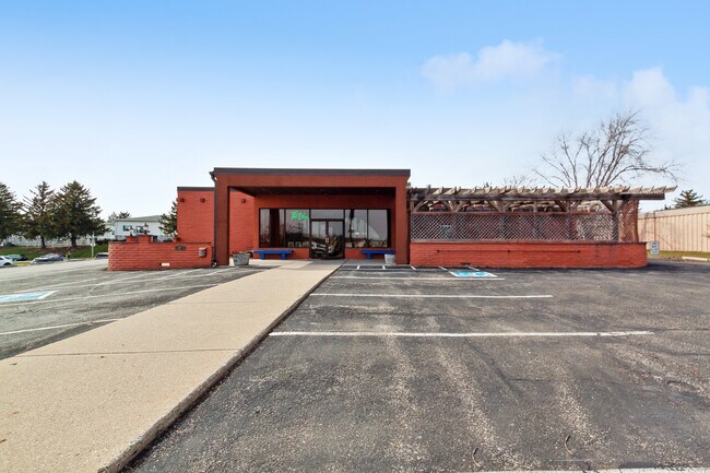 Plus de détails pour 5264 Verona Rd, Fitchburg, WI - Commerce de détail à vendre