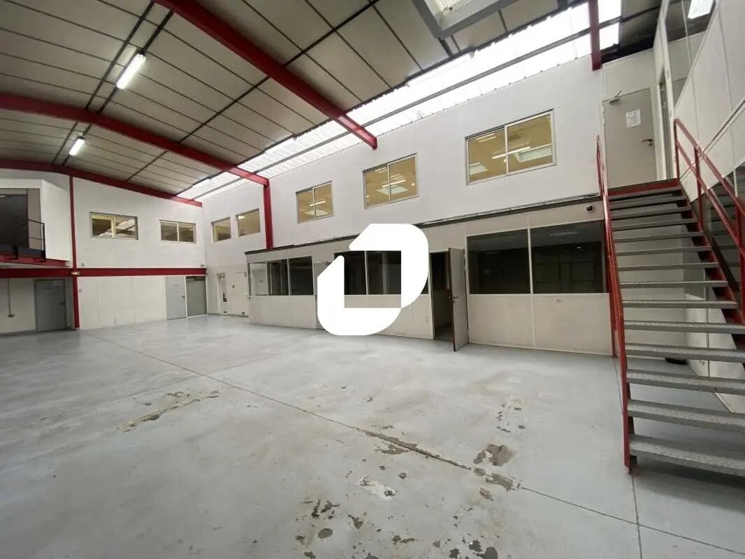 Flex dans Bobigny à louer Photo du bâtiment- Image 1 de 12