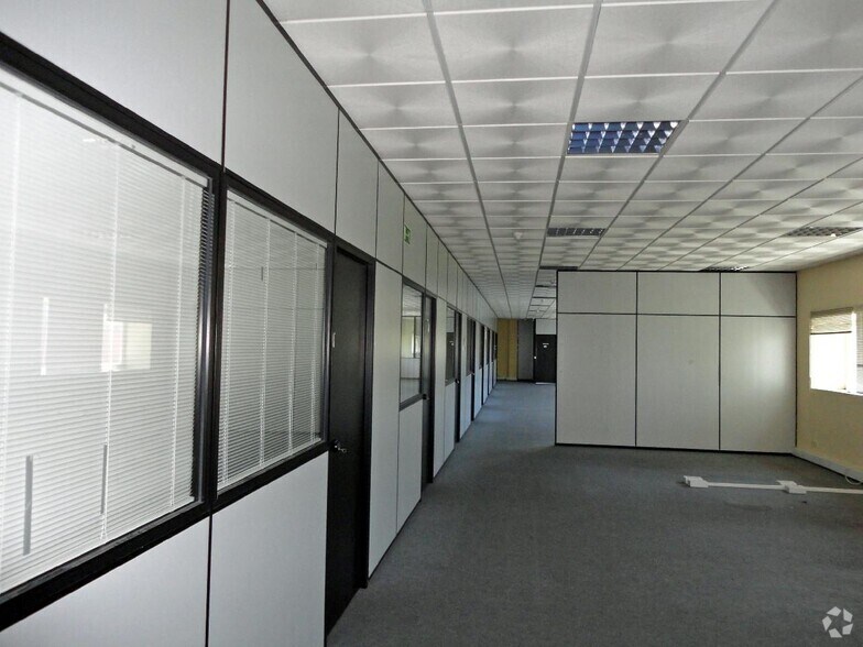 Industriel dans Coslada, Madrid à vendre - Photo du bâtiment - Image 3 de 5